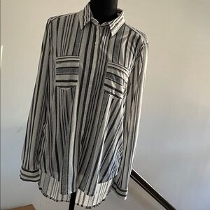 Love Potion Women’s Casual Shirt Size L Gray Stripes Backyard Barbecue Sporty